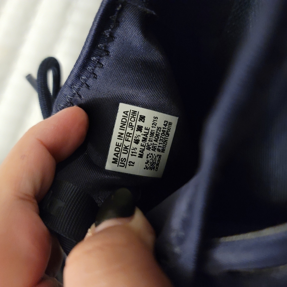 Adidas - Picture 4 of 5